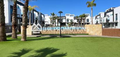 Bungaló - Használt ingatlan -
            Torrevieja - R557