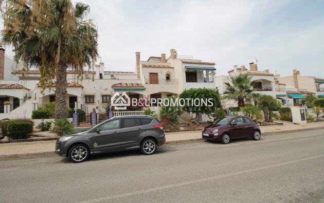 Casa adosada / Duplex - Reventa - Orihuela Costa -
                Villamartin Golf