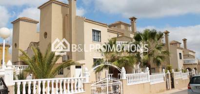 Casa semi adosada - Alquiler a largo plazo -
            Orihuela Costa - AL86