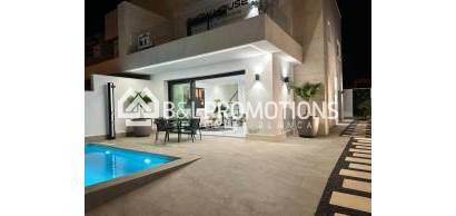 Casa semi adosada - Nueva construcción -
            San Pedro del Pinatar - V675