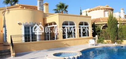 Chalet independiente - Reventa -
            Orihuela Costa - R469
