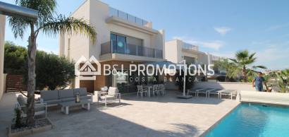 Chalet independiente - Reventa -
            San Miguel de Salinas - R528