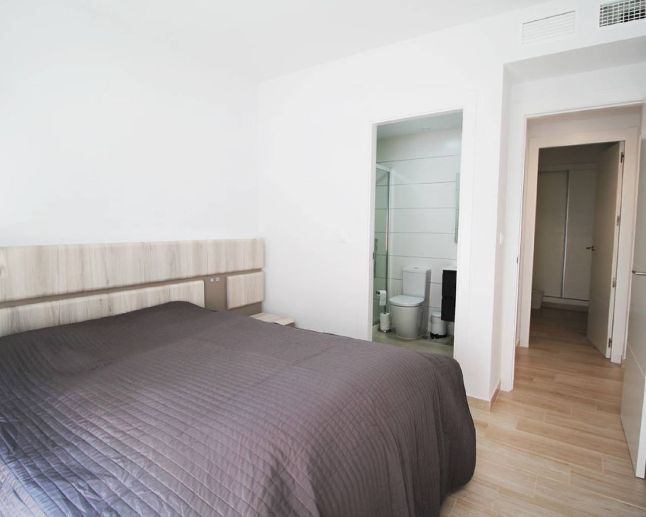 Ferienvermietung - Appartement -
Torrevieja - La Mata