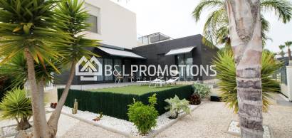 Half vrijstaande villa - Herverkoop -
            Orihuela Costa - R511