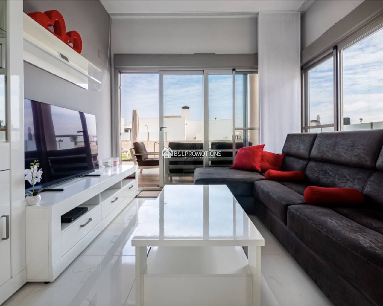 Használt ingatlan - Villa -
Orihuela Costa - Villamartin