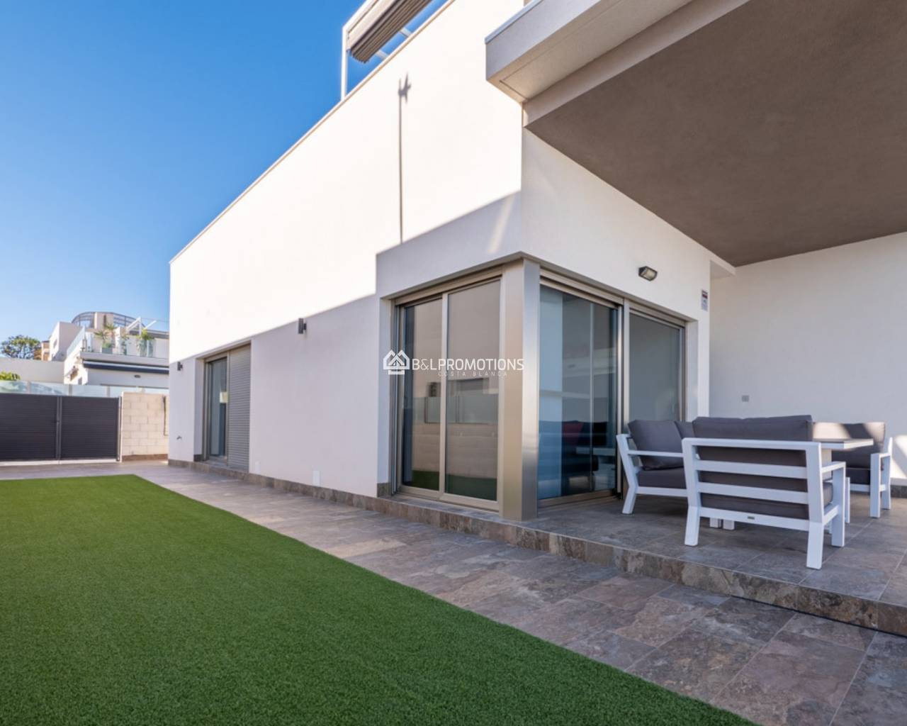 Használt ingatlan - Villa -
Orihuela Costa - Villamartin