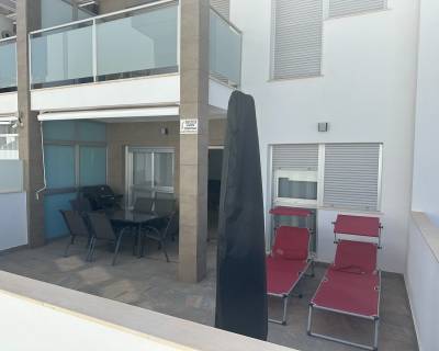 Instapklaar gelijkvloers appartement met ruim terras in Punta Prima, Torrevieja, Spanje