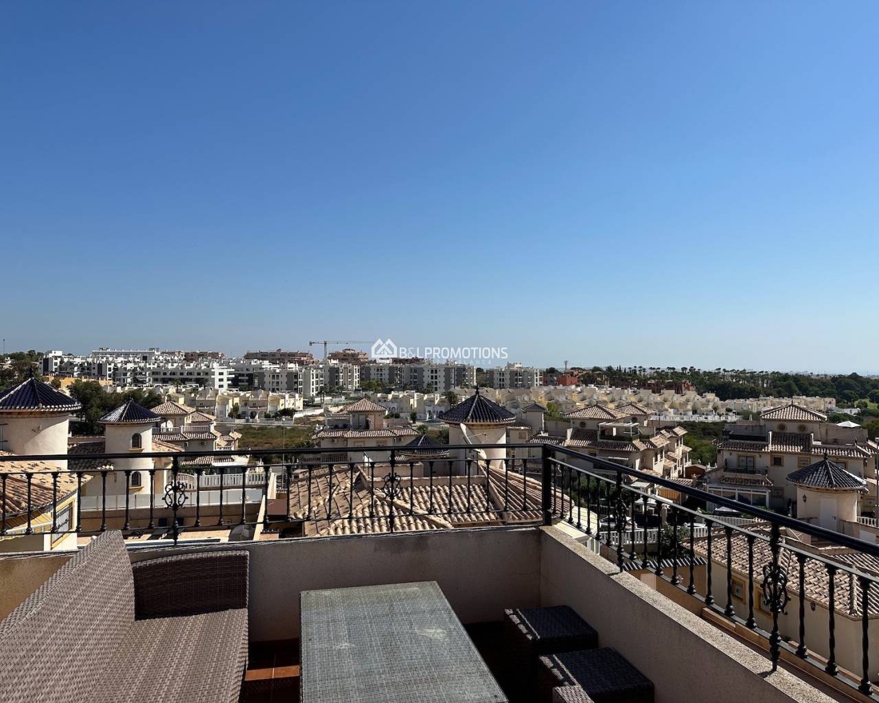 Langzeitvermietung - Reihenhaus / Duplex -
Orihuela Costa - Villamartin