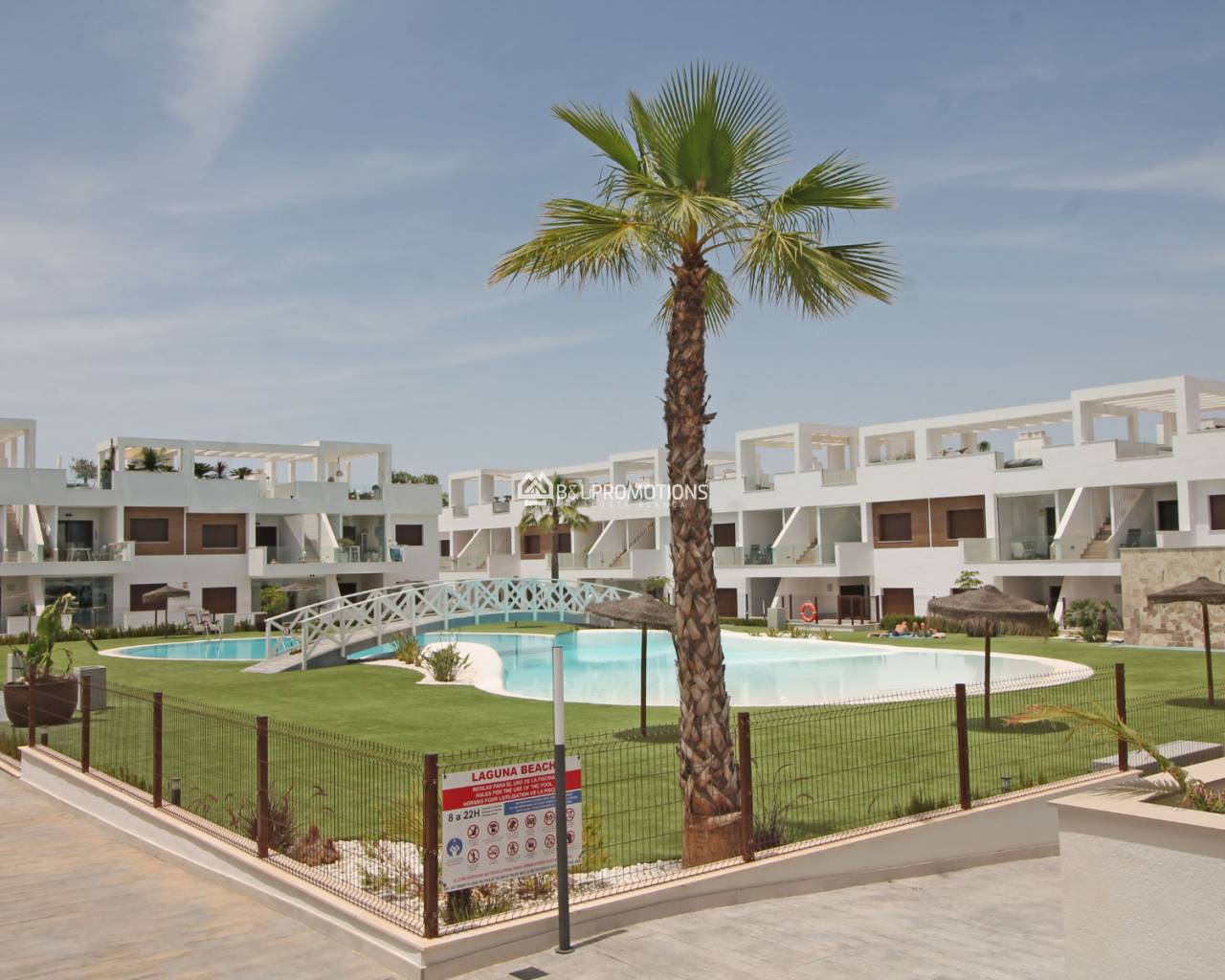 Location vacances - Appartement -
Torrevieja - Los Balcones