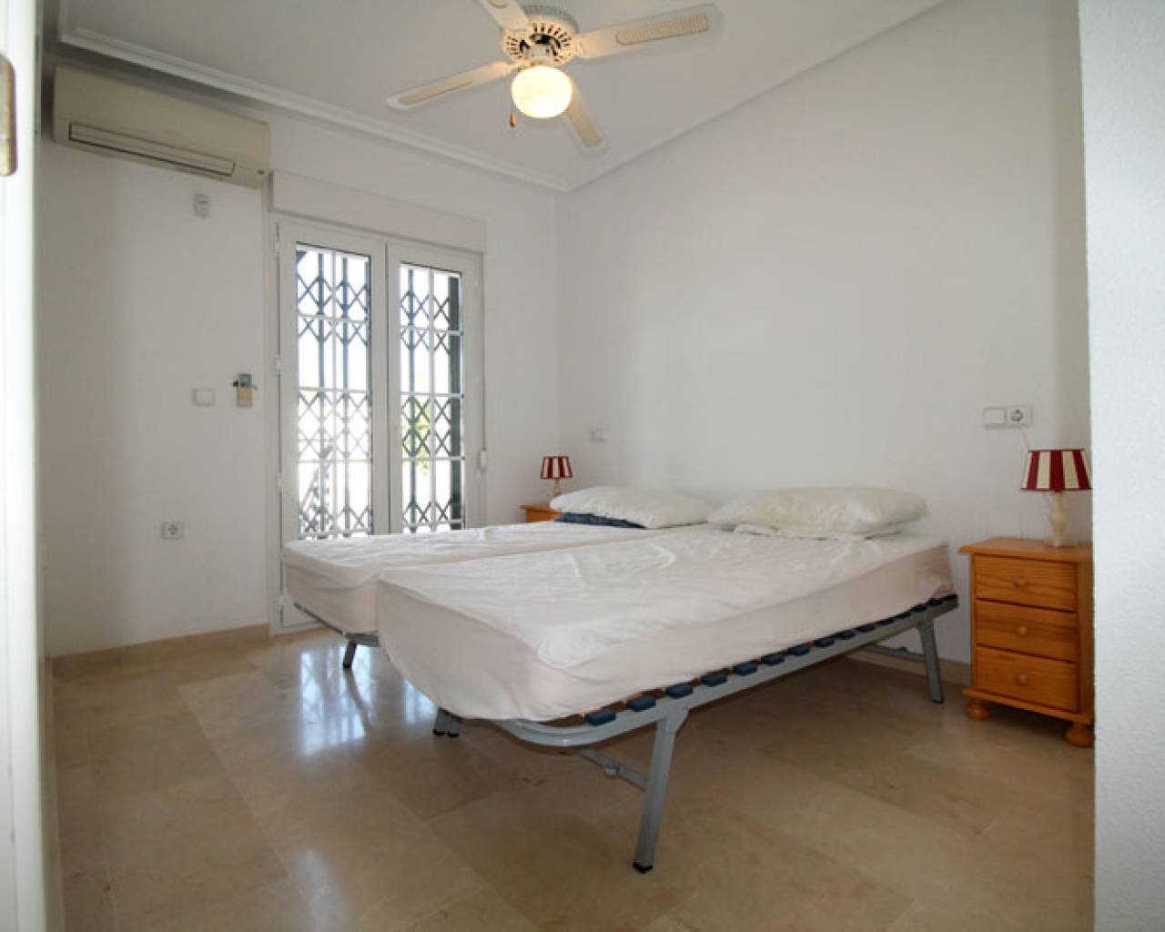 Location vacances - Maison jumeleé / Duplex -
Orihuela Costa - Villamartin Golf