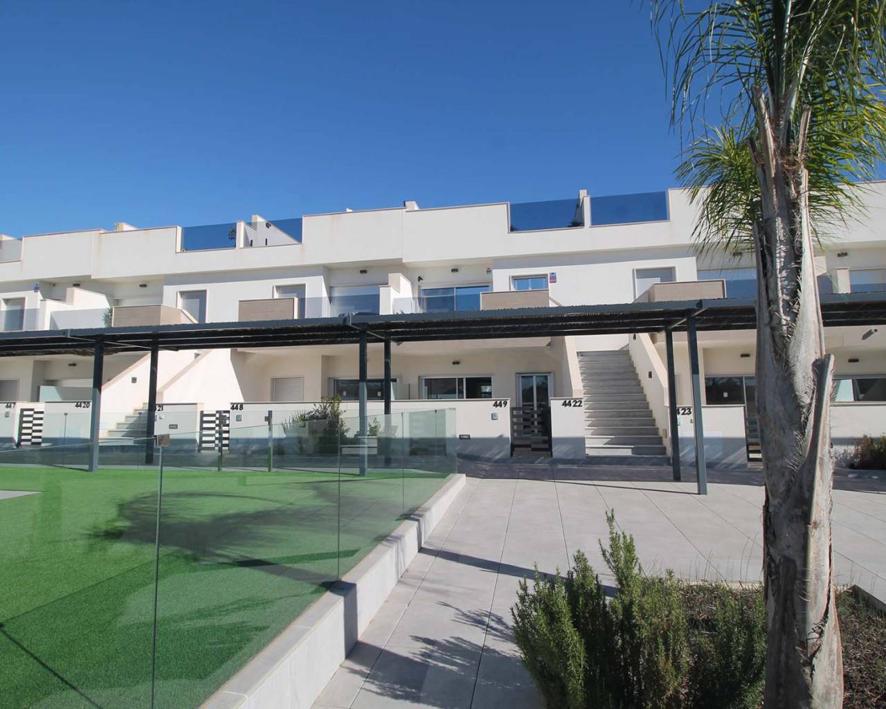 Modern ground floor apartment with pool for sale in Pilar de la Horadada, Alicante, Spain