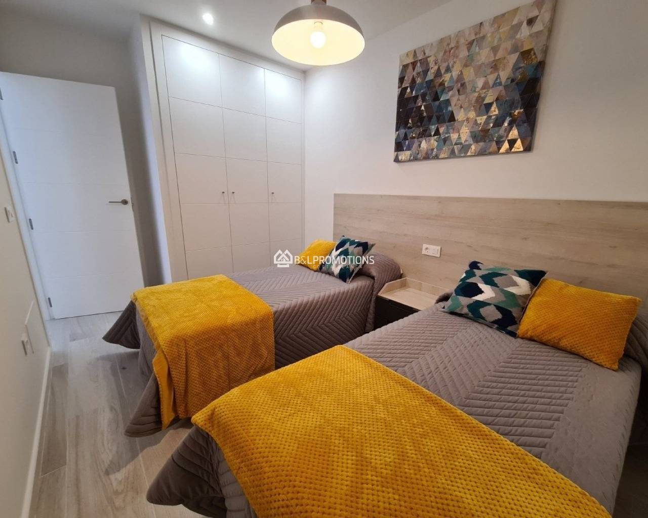 Neubauimmobilien - Doppelhaushälfte -
Avileses - Dorfszentrum