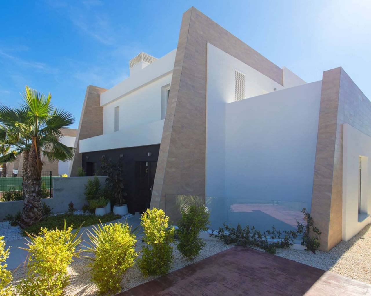 Nieuwbouw halfvrijstaande villa te koop in La Finca Golf 