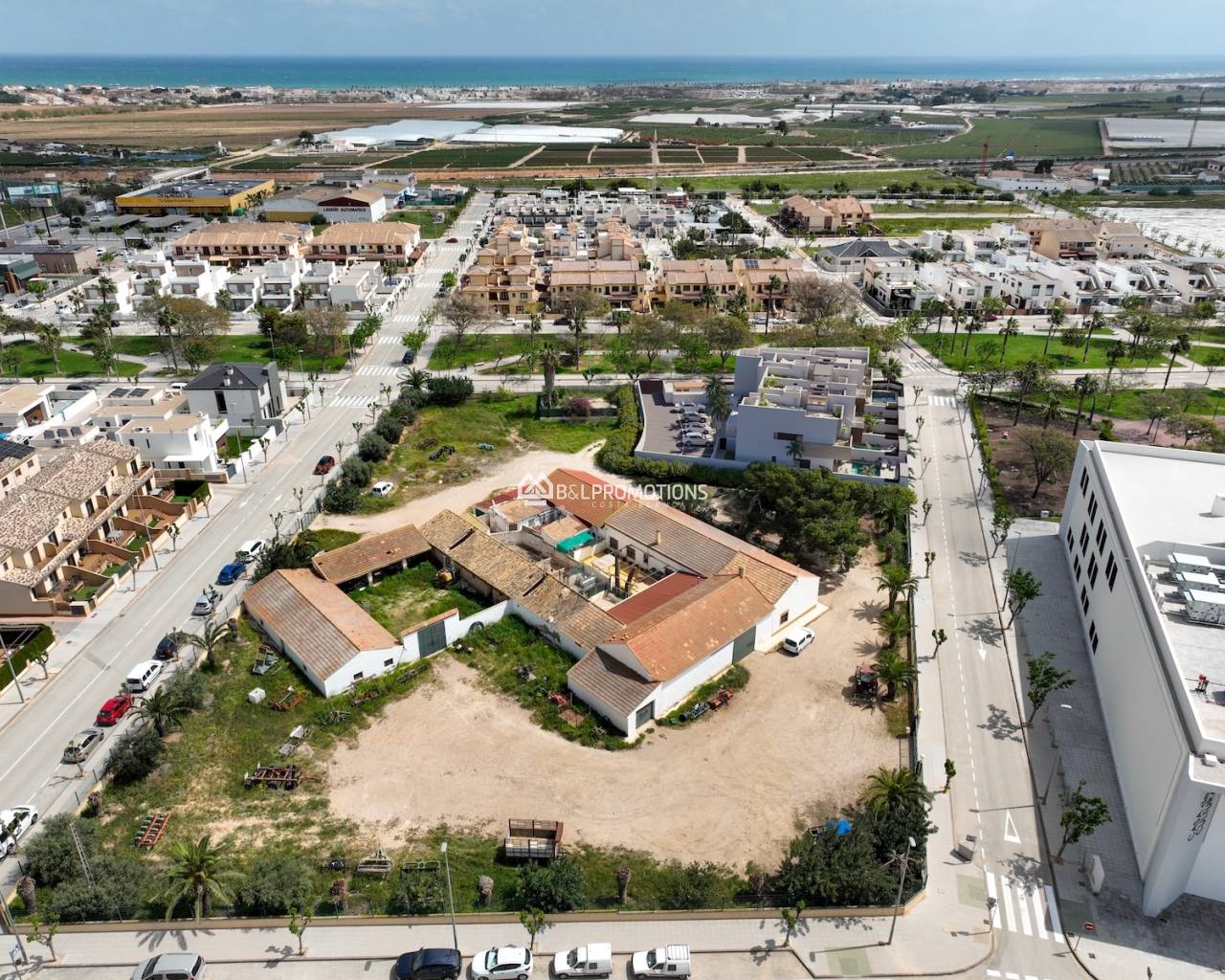 Nueva construcción - Chalet pareado -
Pilar de la Horadada