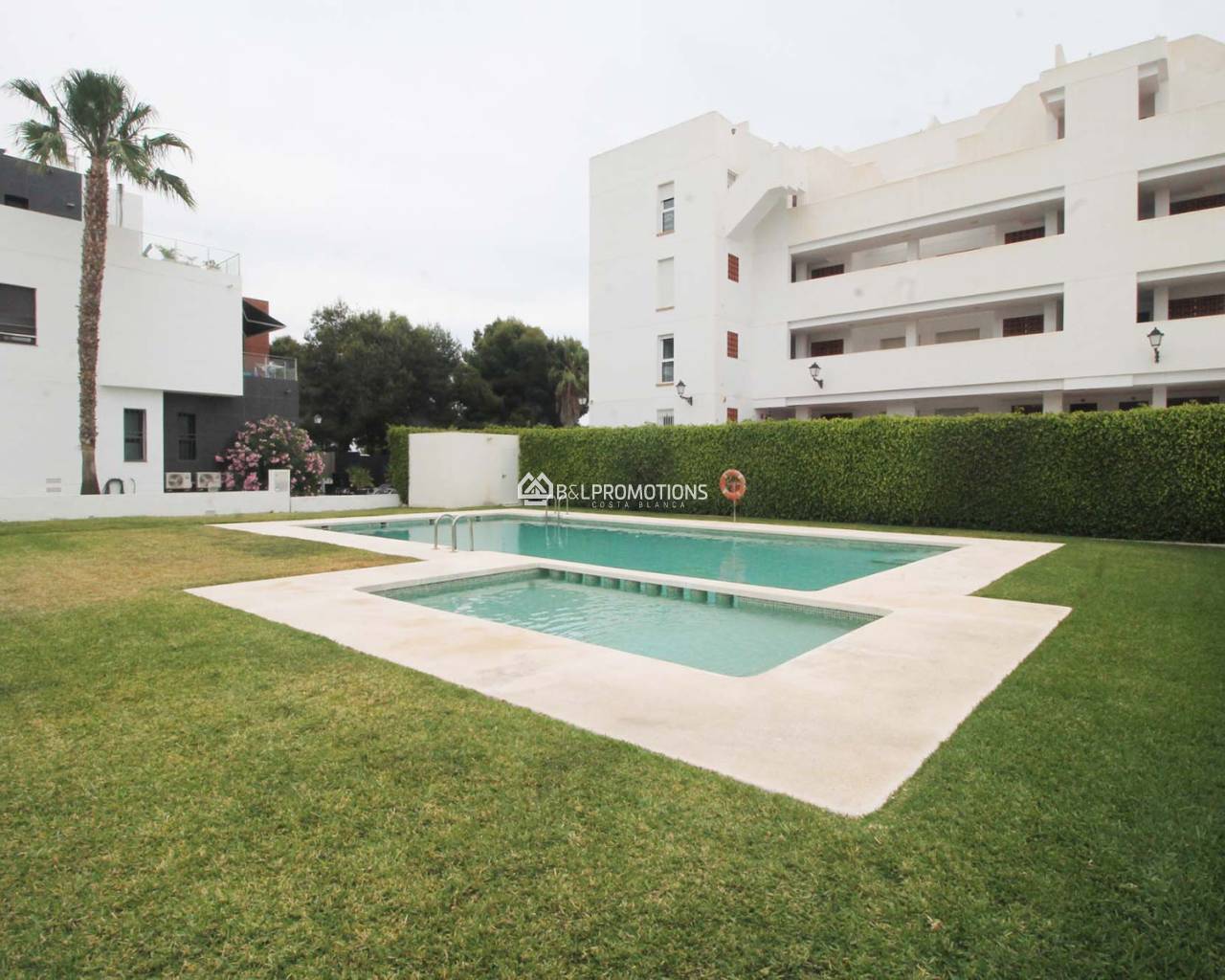 Resale - Apartment -
Orihuela Costa - Villamartin