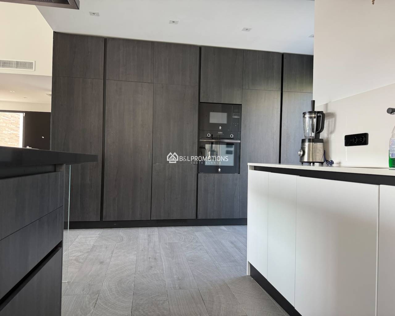 Resale - Villa -
Alicante - La Finca Golf