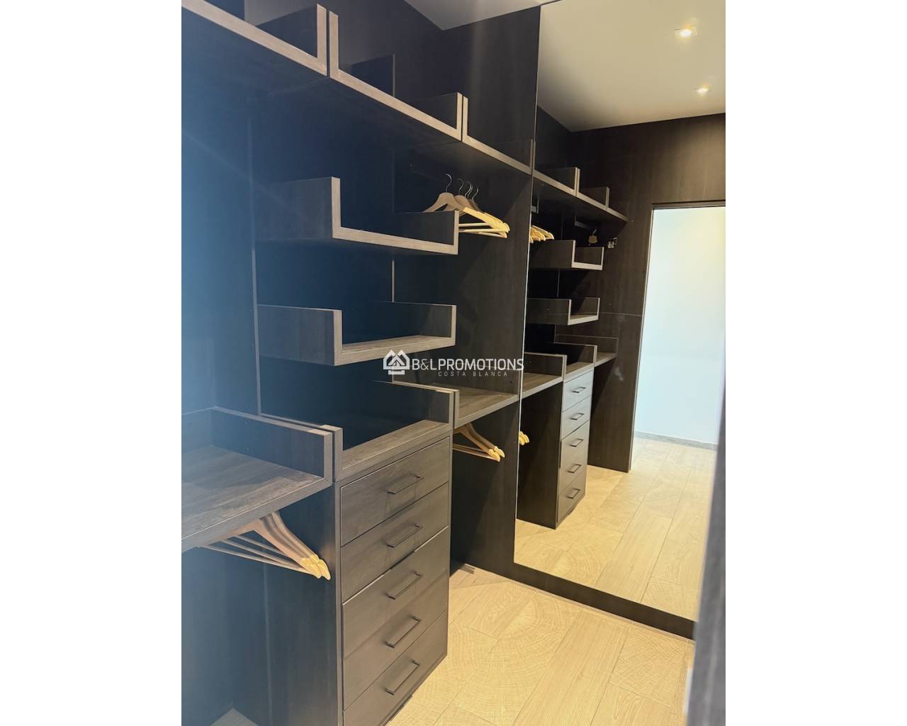 Resale - Villa -
Alicante - La Finca Golf