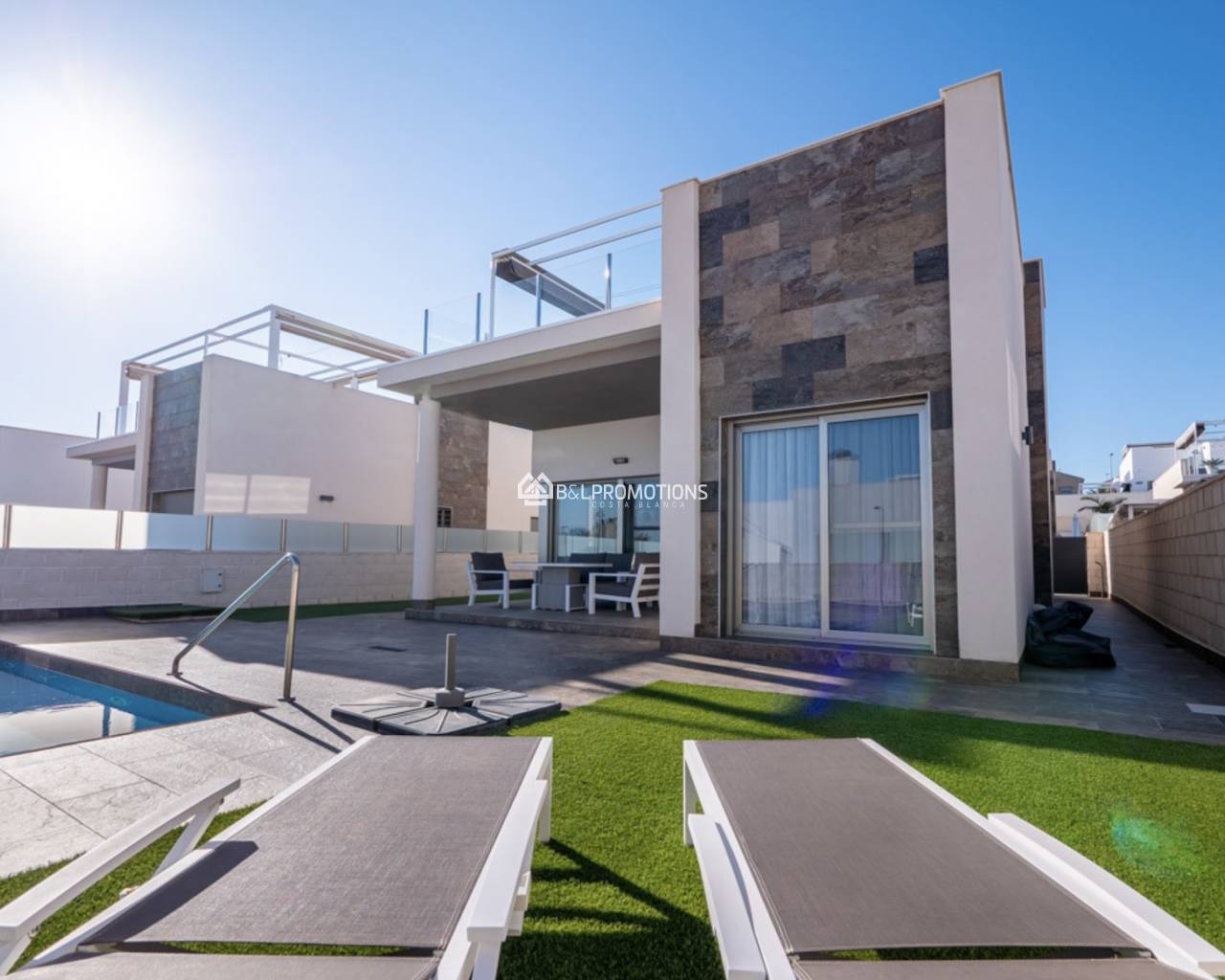 Resale - Villa -
Orihuela Costa - Villamartin