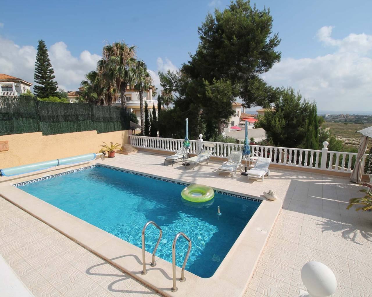 Reventa - Chalet independiente -
San Miguel de Salinas