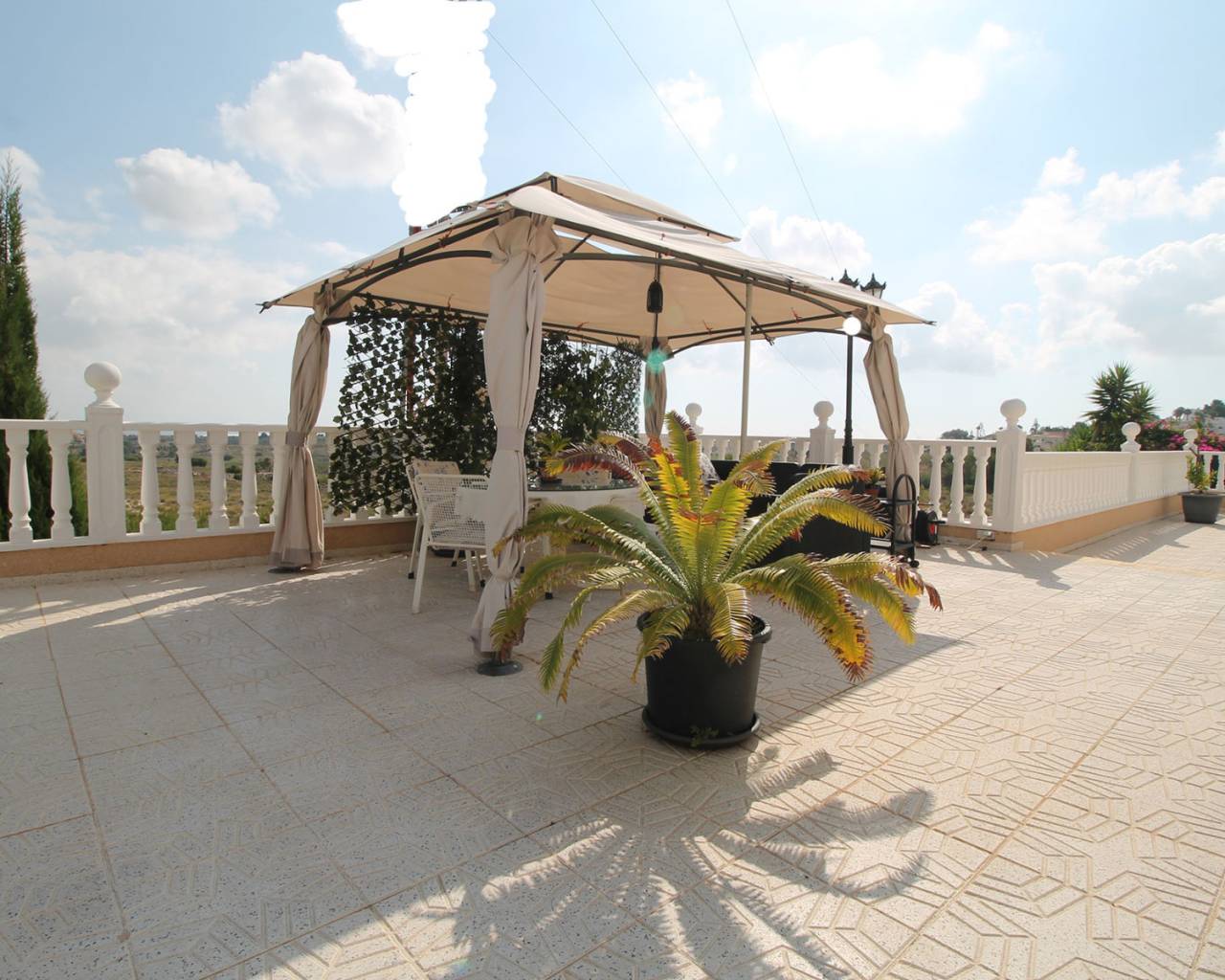 Reventa - Chalet independiente -
San Miguel de Salinas