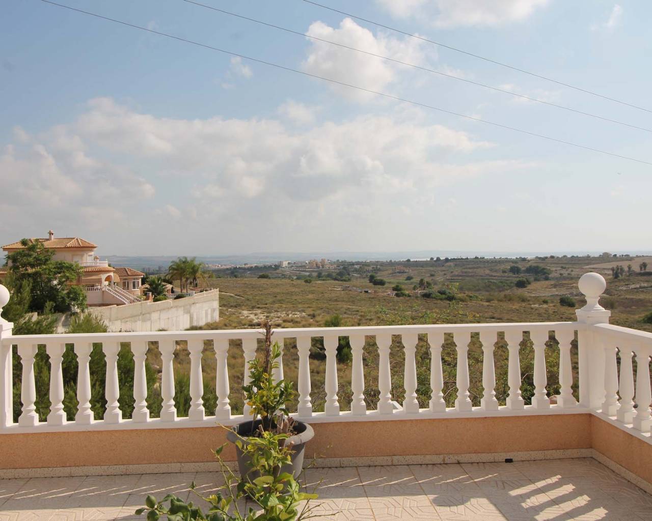 Reventa - Chalet independiente -
San Miguel de Salinas