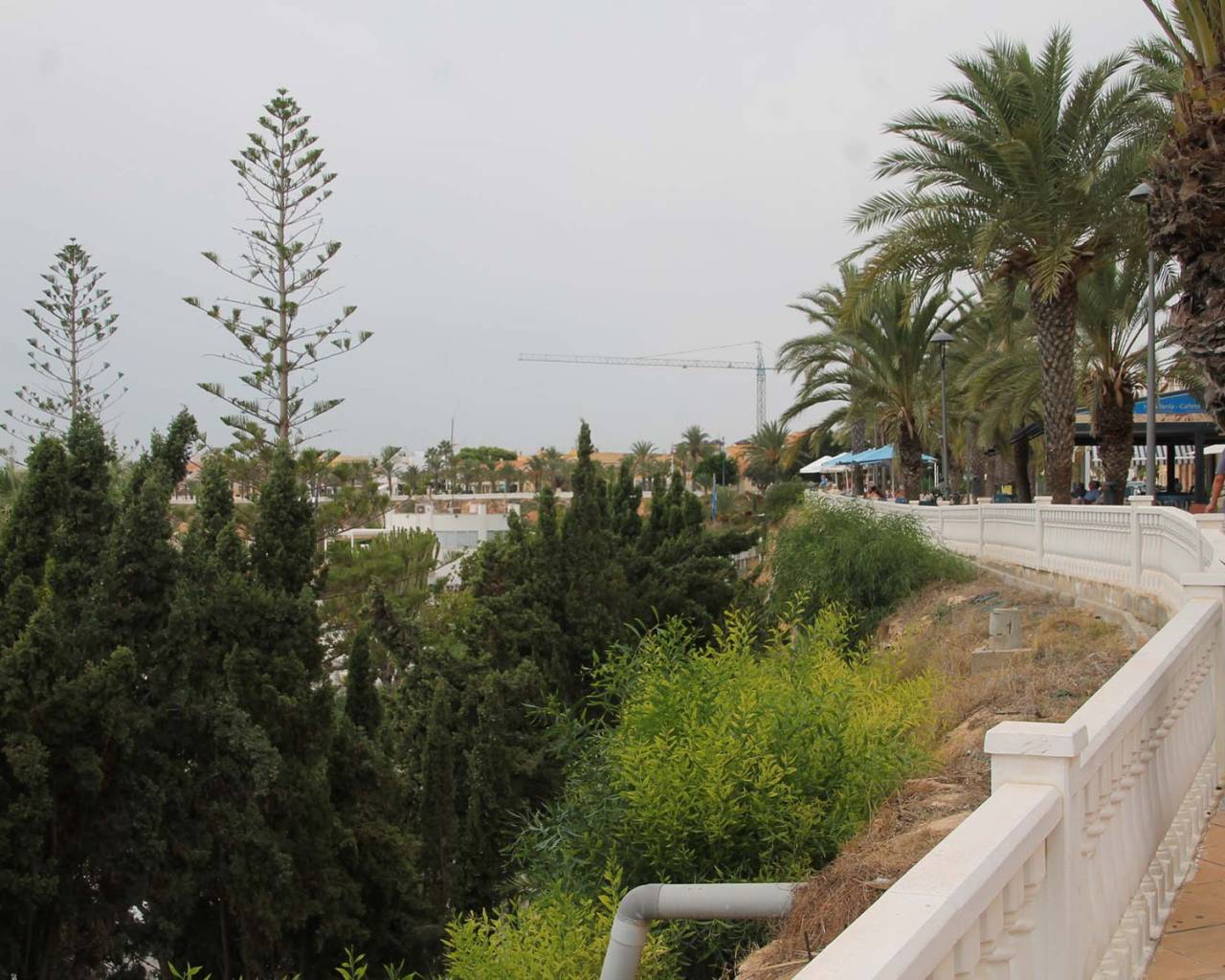 Reventa - Chalet independiente -
San Miguel de Salinas