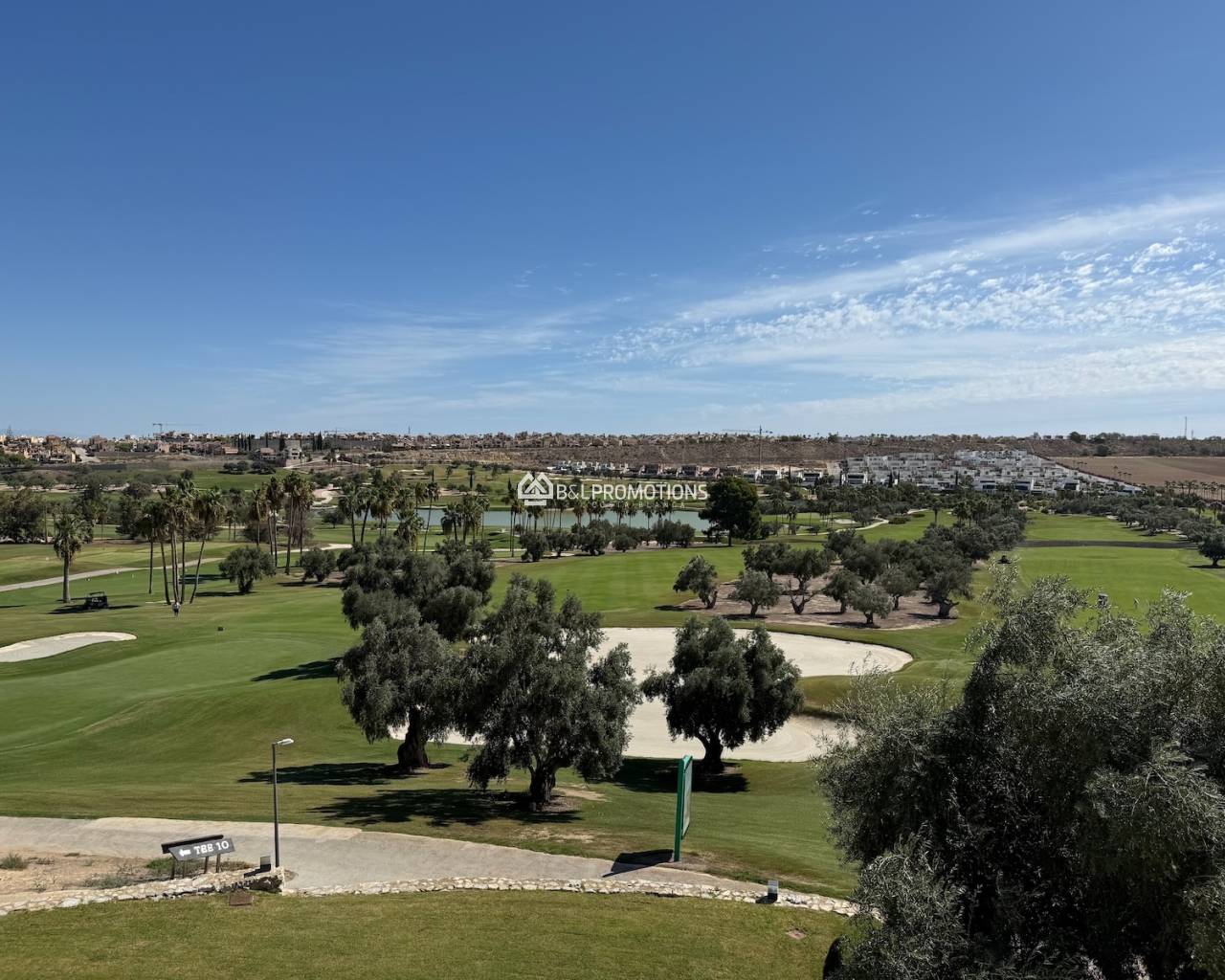 Revente - Villa -
Alicante - La Finca Golf