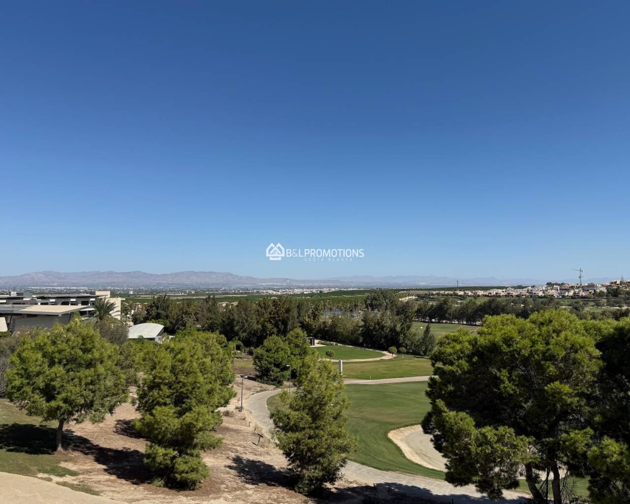 Revente - Villa -
Alicante - La Finca Golf
