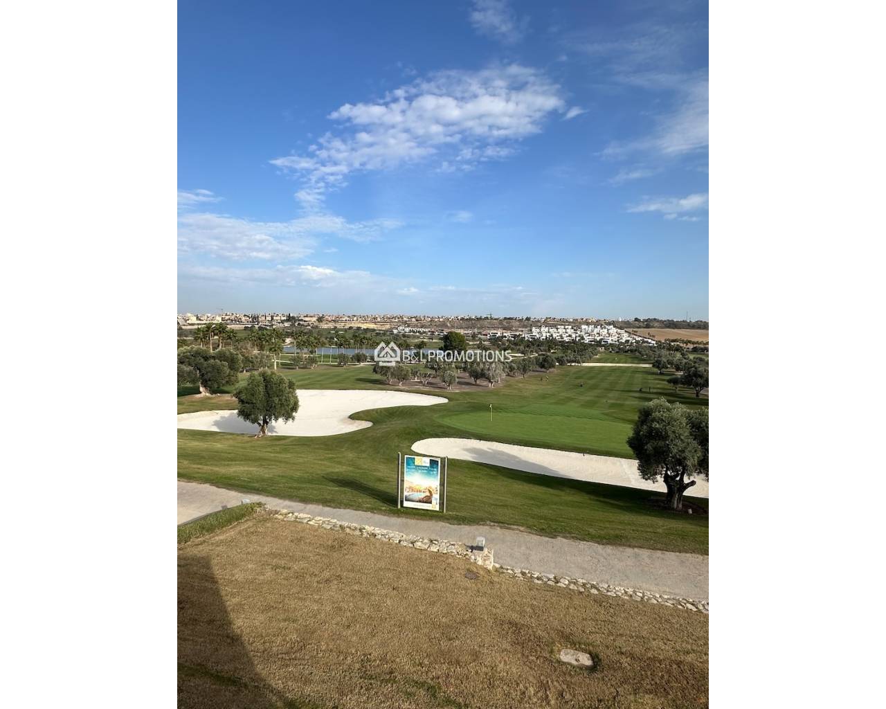 Revente - Villa -
Alicante - La Finca Golf