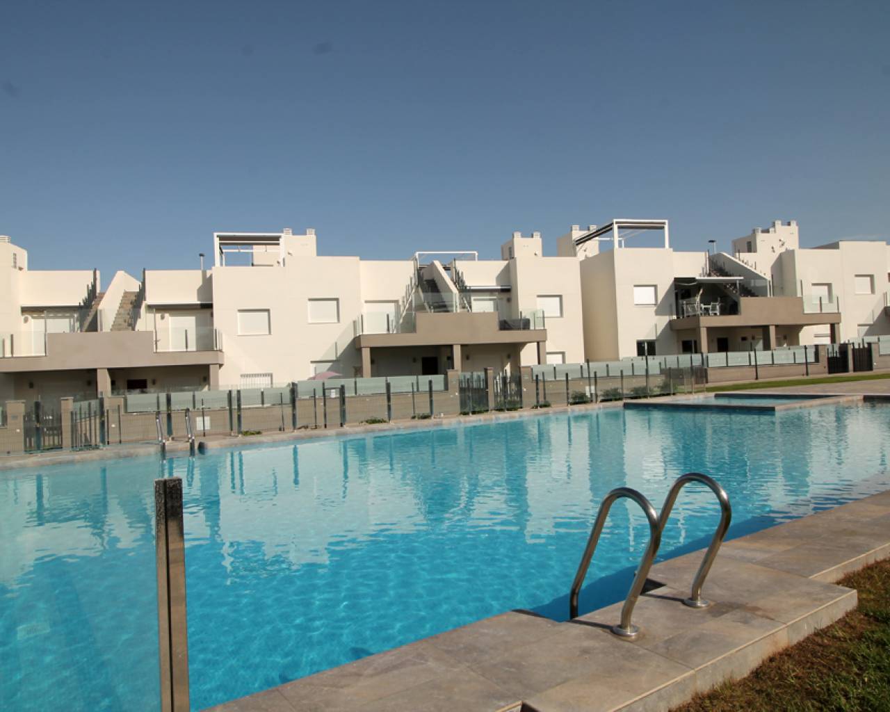 Spacious ground floor apartment for holiday rental in Torrevieja, Spain