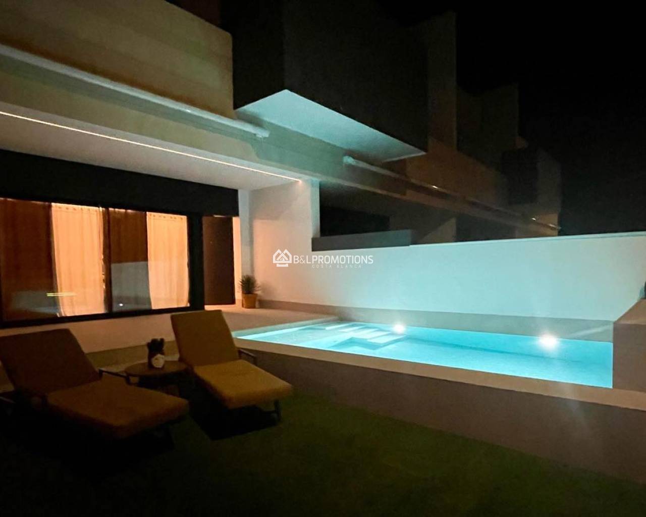 Splendid apartment with private pool for holiday rental in Pilar de la Horadada, Alicante, Spain