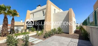 Villa jumeleé - Revente -
            Alicante - R571