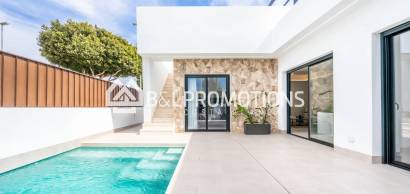 Villa - Nouvelle construction -
            Roldán - V637