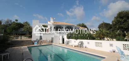 Vrijstaande villa - Herverkoop -
            Orihuela Costa - R518