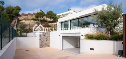 Vrijstaande villa - Nieuwbouw -
            Orihuela Costa - V633