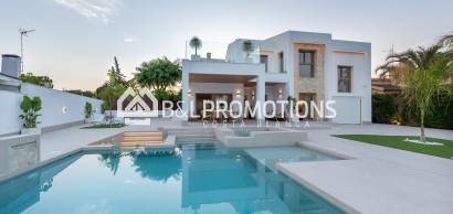 Vrijstaande villa - Nieuwbouw -
            Orihuela Costa - V684