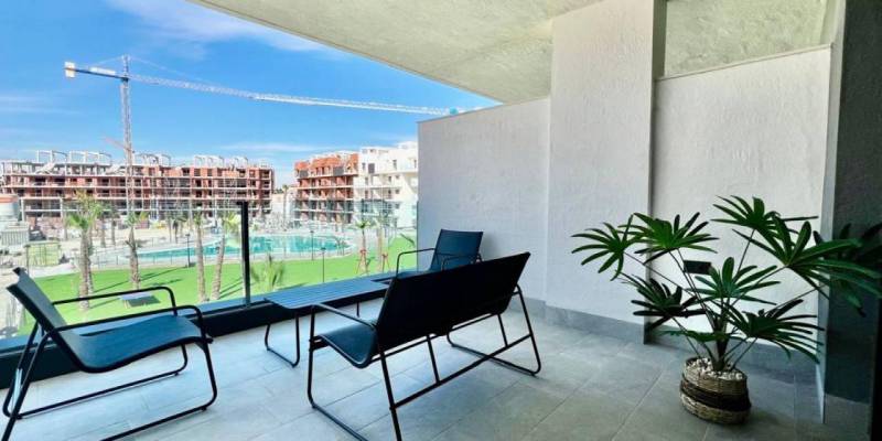 Uw mediterrane oase wacht op u in dit Appartement te koop in El Raso, het hart van Guardamar