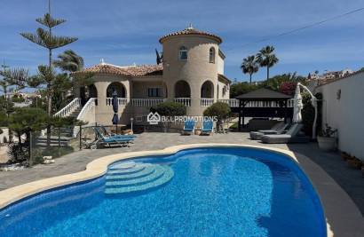 ¿Buscando un lugar para desconectar en la Costa Blanca? Este chalet en venta en Algorfa te va a encantar