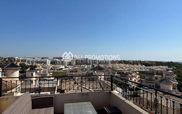 Location long terme - Maison jumeleé / Duplex -
Orihuela Costa - Villamartin