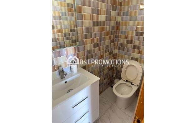 Location long terme - Maison jumeleé / Duplex -
Orihuela Costa - Villamartin