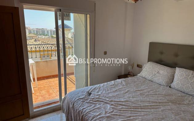 Location long terme - Maison jumeleé / Duplex -
Orihuela Costa - Villamartin