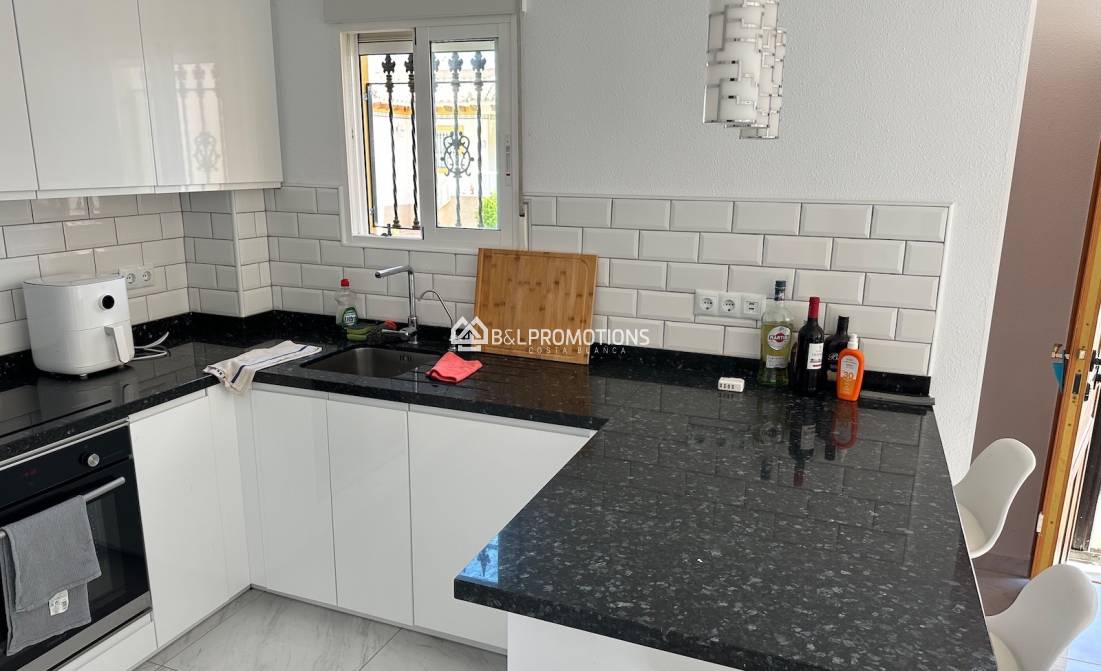 Location long terme - Maison jumeleé / Duplex -
Orihuela Costa - Villamartin