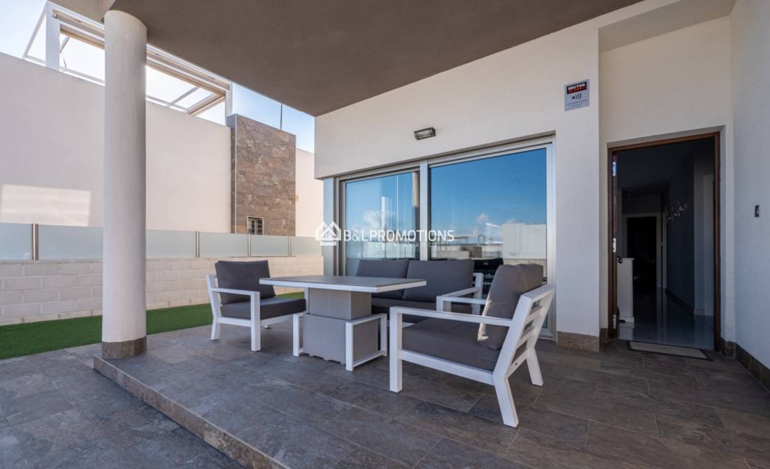 Reventa - Chalet independiente -
Orihuela Costa - Villamartin