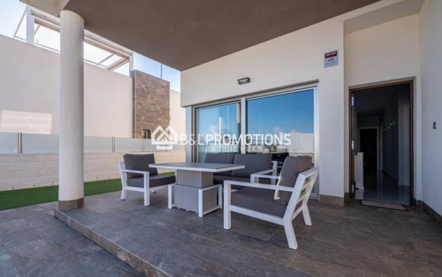 Reventa - Chalet independiente -
Orihuela Costa - Villamartin