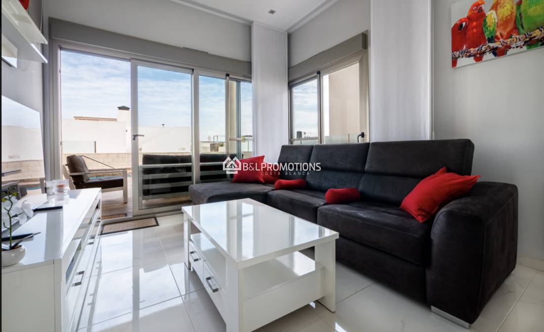 Reventa - Chalet independiente -
Orihuela Costa - Villamartin