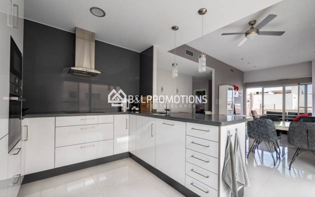 Reventa - Chalet independiente -
Orihuela Costa - Villamartin