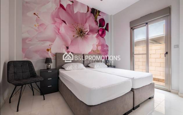 Reventa - Chalet independiente -
Orihuela Costa - Villamartin