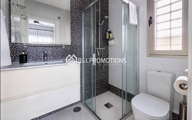 Reventa - Chalet independiente -
Orihuela Costa - Villamartin