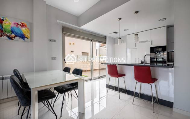 Reventa - Chalet independiente -
Orihuela Costa - Villamartin