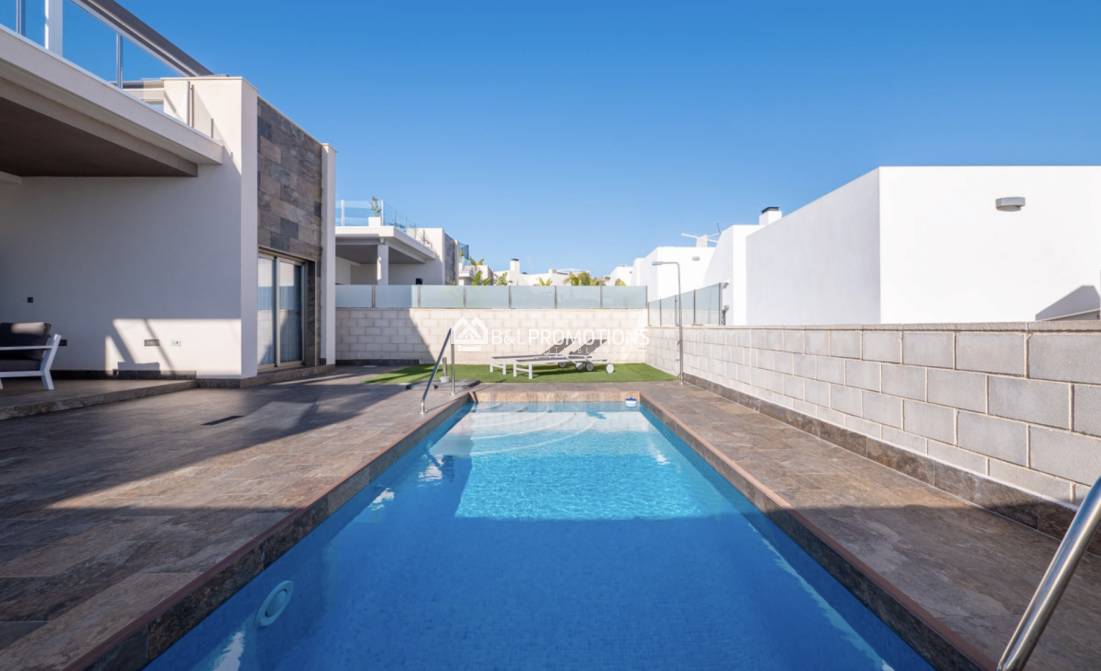 Reventa - Chalet independiente -
Orihuela Costa - Villamartin